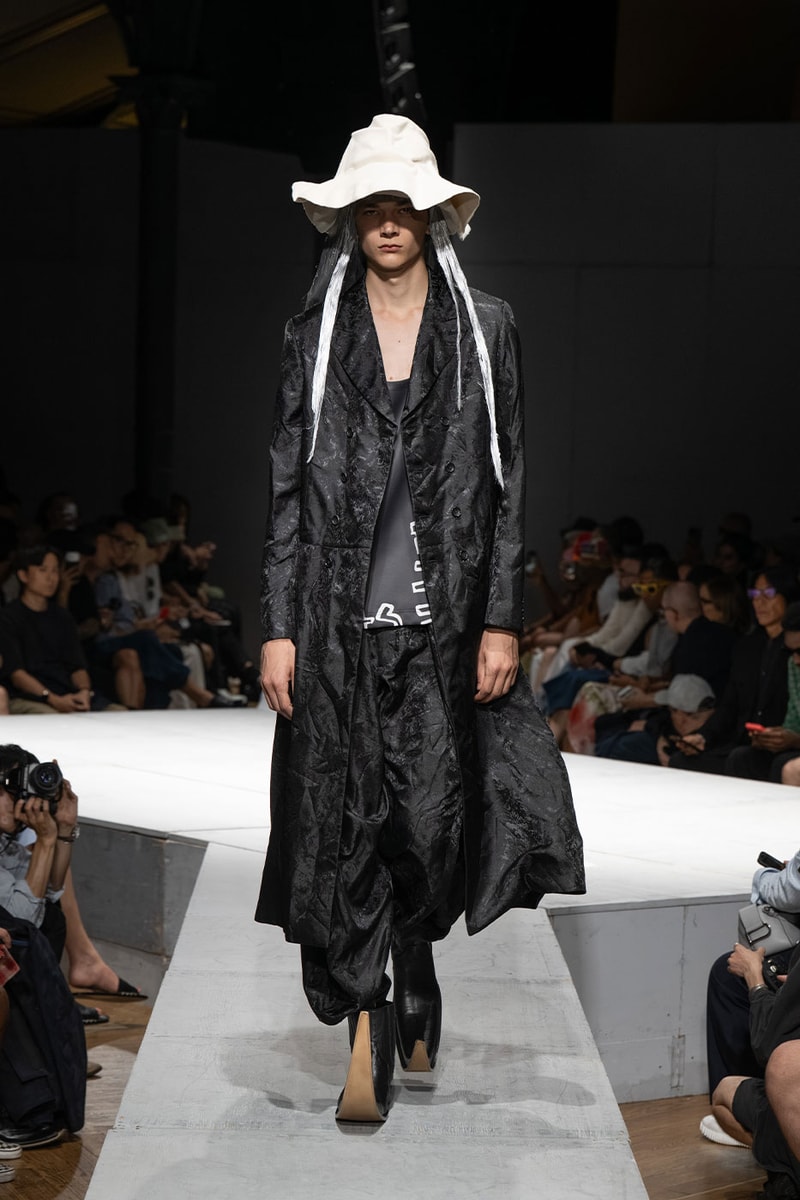 COMME des GARÇONS HOMME PLUS SS27 Debuts Dual-Act Show "If The War Were To End.." rei kawakubo paris fashion week