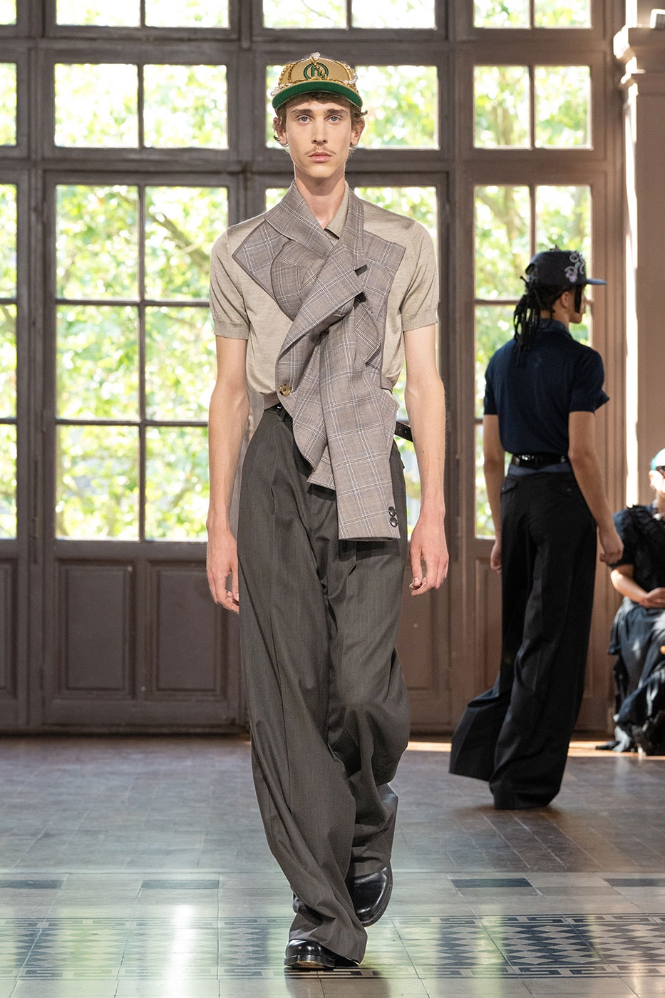 JUNYA WATANABE MAN SS27 Blends Streetwear Icons and Luxury Tailoring Under "BLING BLING BLING" Theme paris fashion week spring summer 2027 runway Kappa  Needles  Carhartt  Levi’s  Luigi Borrelli  Guy Rover  Maria Santangelo  INNERRAUM  47  HIDDEN   Union LA  DHL  Flake  New Balance  Heinrich Dinkelacker  Tricker's 