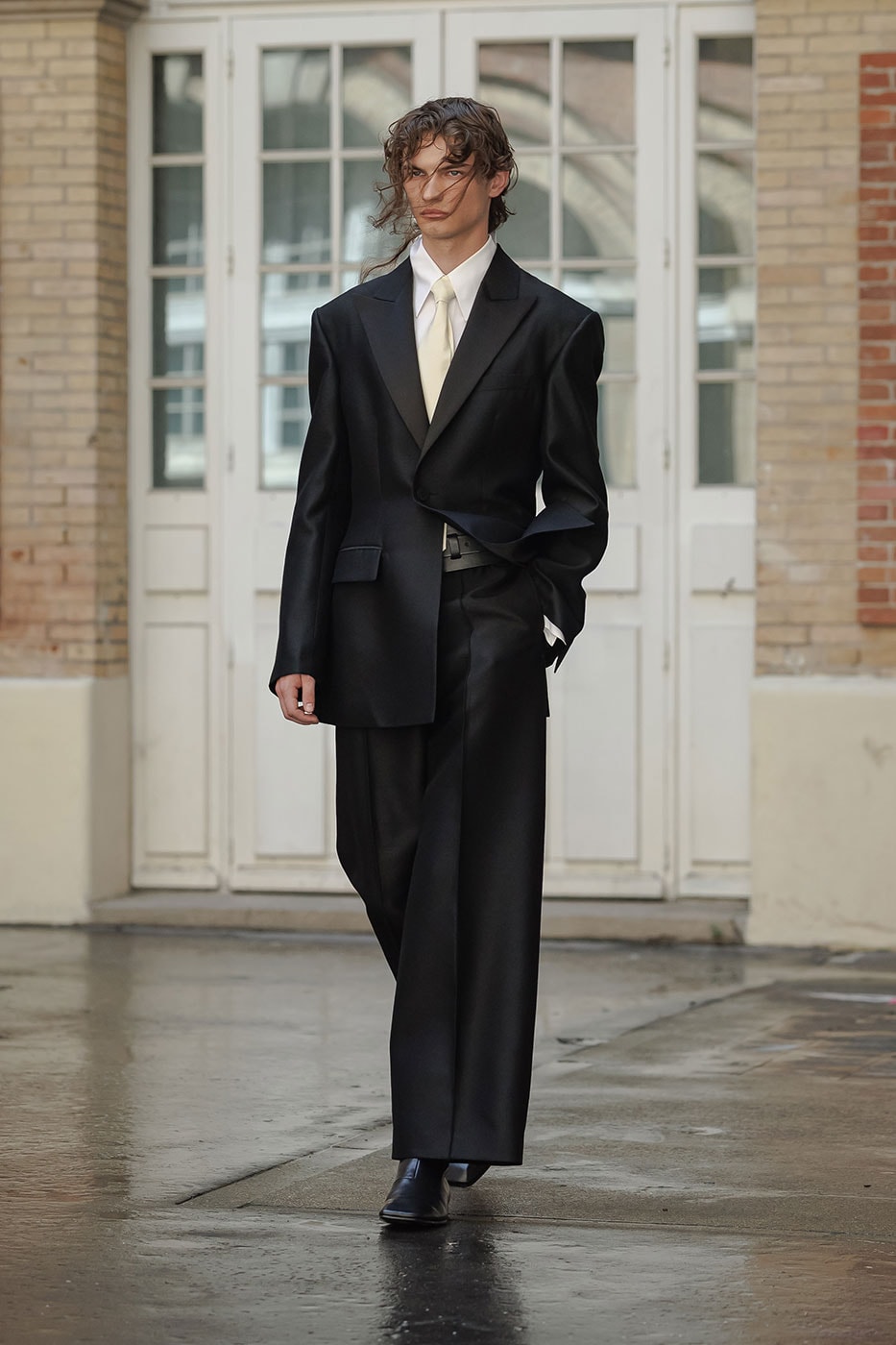 SEAN SUEN SS27 Explores the Boundaries of Perception With "HIDDEN ONE" paris fashion week ss27 collection runway