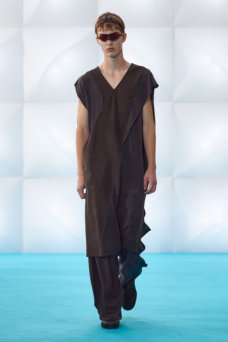 Kiko Kostadinov SS27 Distorts Materiality With "EXTROFLEXION" crocs oakley collaboration 