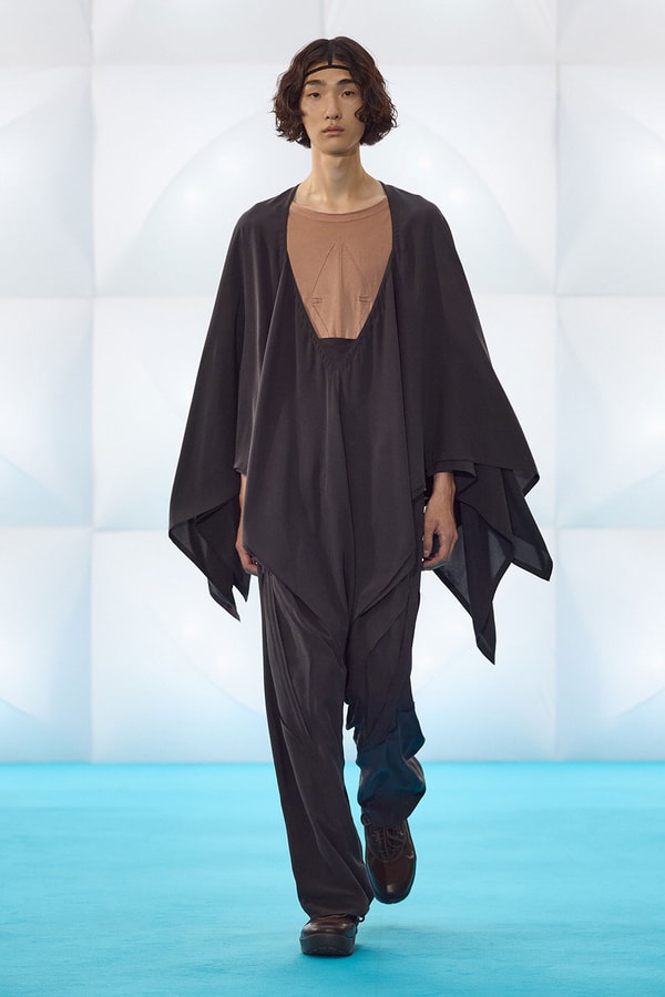Kiko Kostadinov SS27 Distorts Materiality With "EXTROFLEXION" crocs oakley collaboration 