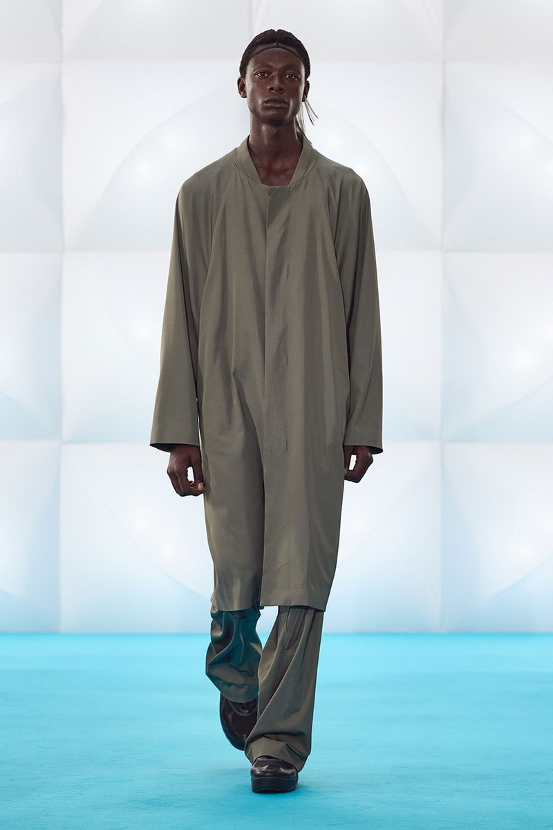 Kiko Kostadinov SS27 Distorts Materiality With "EXTROFLEXION" crocs oakley collaboration 