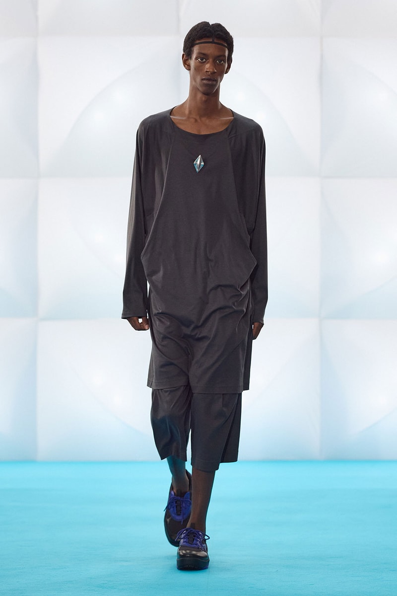 Kiko Kostadinov SS27 Distorts Materiality With "EXTROFLEXION" crocs oakley collaboration 