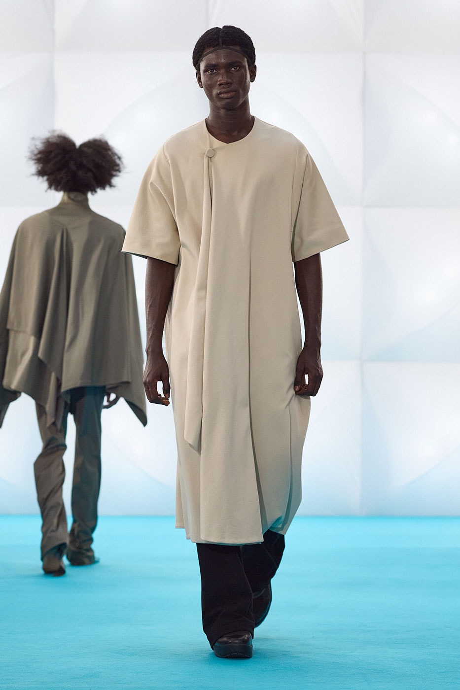 Kiko Kostadinov SS27 Distorts Materiality With "EXTROFLEXION" crocs oakley collaboration 