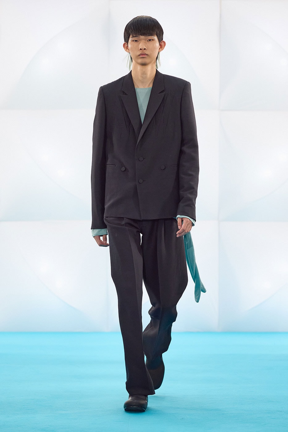 Kiko Kostadinov SS27 Distorts Materiality With "EXTROFLEXION" crocs oakley collaboration 