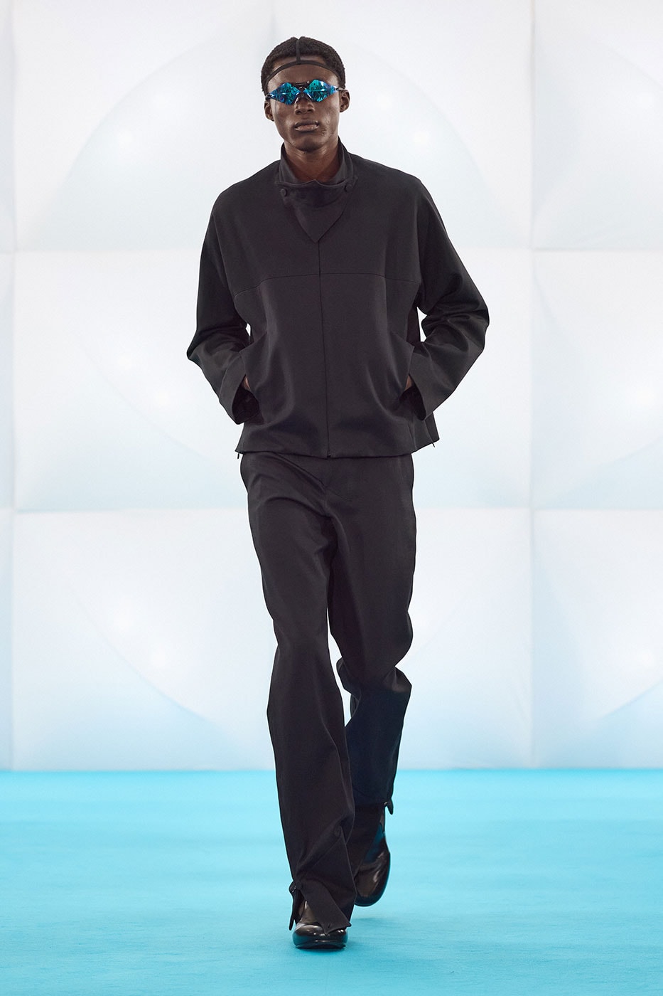 Kiko Kostadinov SS27 Distorts Materiality With "EXTROFLEXION" crocs oakley collaboration 