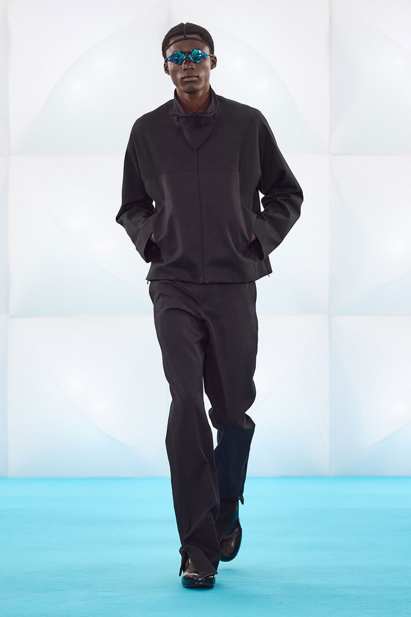 Kiko Kostadinov SS27 Distorts Materiality With "EXTROFLEXION" crocs oakley collaboration 