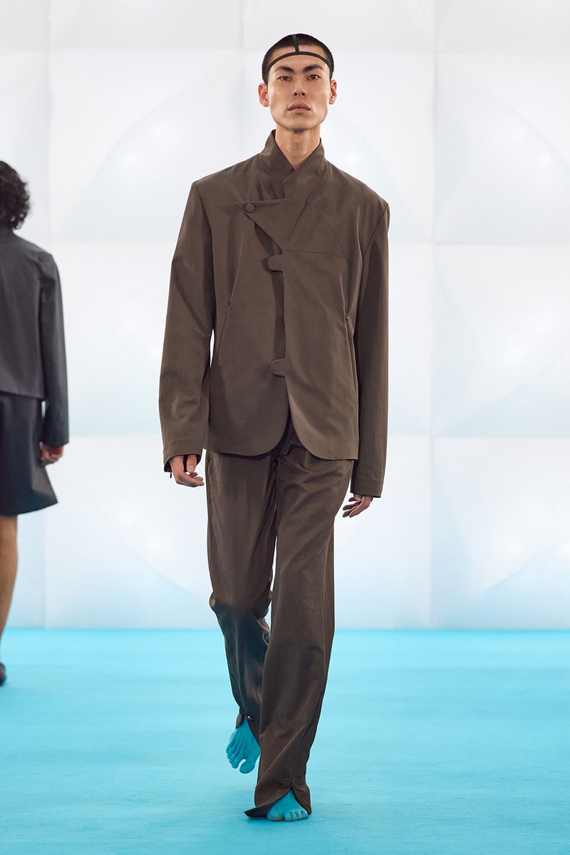 Kiko Kostadinov SS27 Distorts Materiality With "EXTROFLEXION" crocs oakley collaboration 