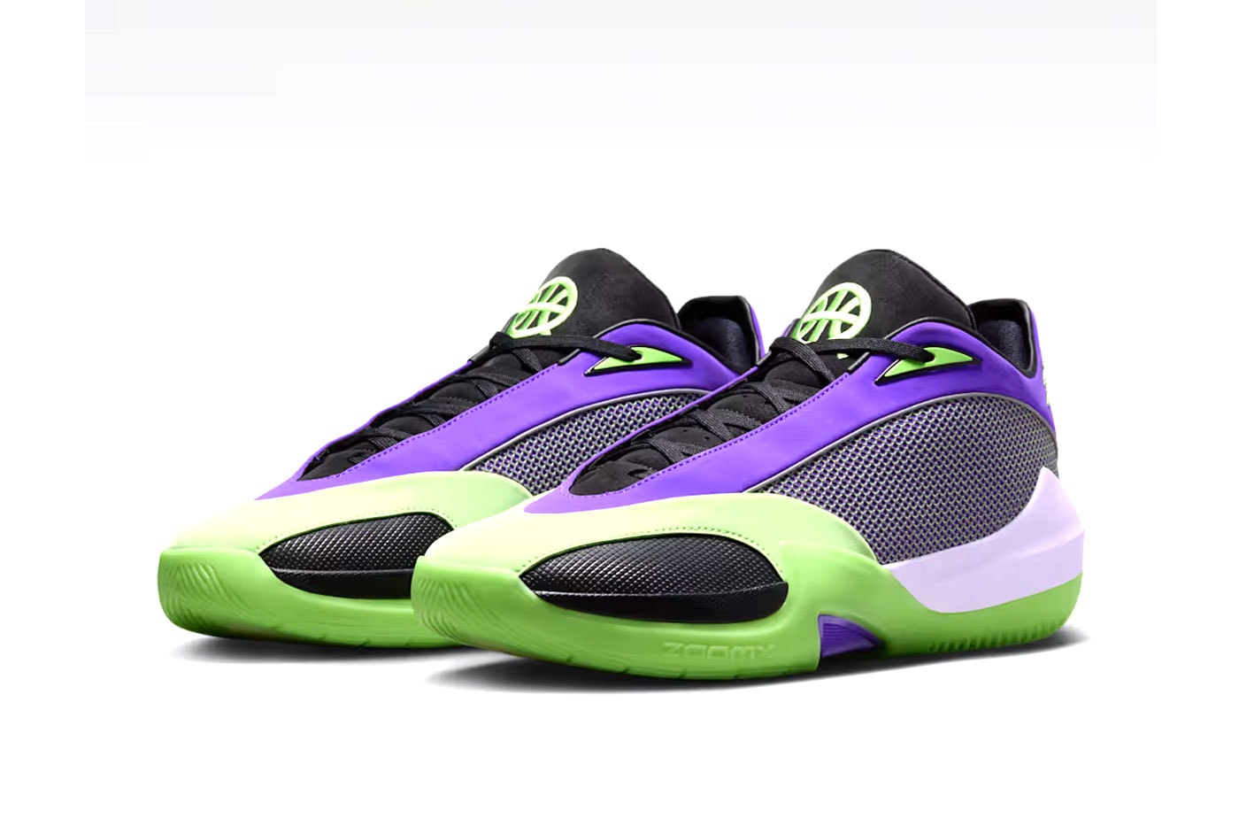 Official Look at the Jordan Triangle "Quai 54" IO3375-500 jordan brand basketball shoe