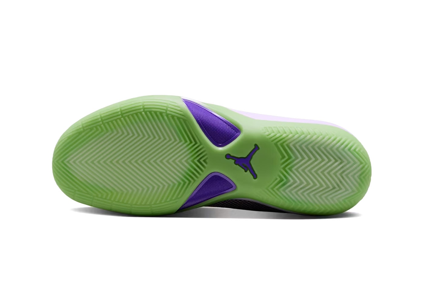 Official Look at the Jordan Triangle "Quai 54" IO3375-500 jordan brand basketball shoe