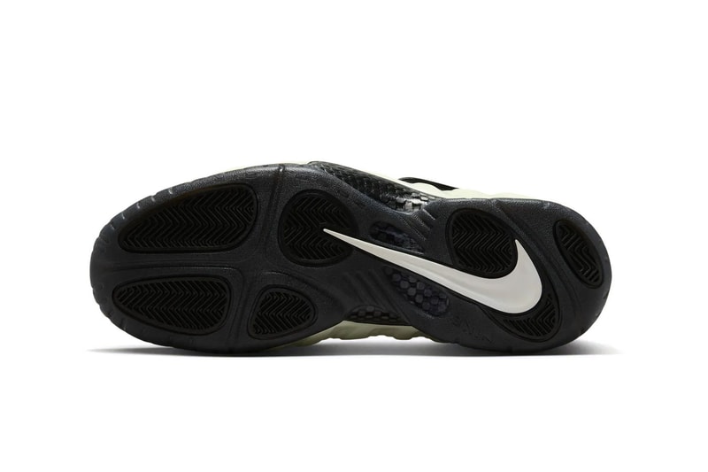 Nike Air Foamposite Pro PRM "Glow in the Dark" Summit White/Black IV6246-100