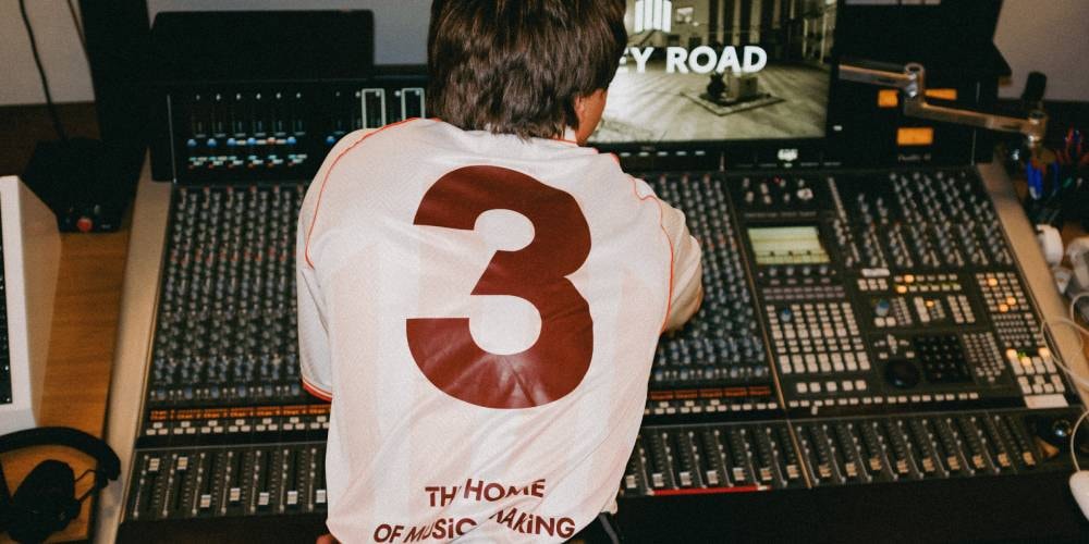 Abbey Road Studios Turns 95 Years of History on NW8 Into a Football Shirt