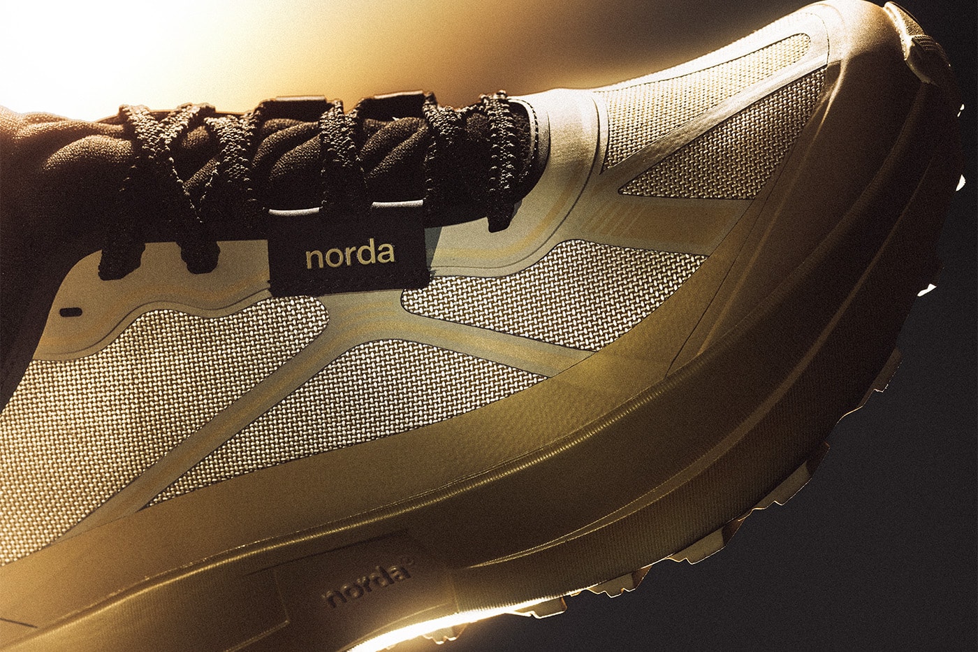 norda 055 “Strato” Release Info Arnitel® Dyneema® TPEE Midsole Vibram Megagrip Elite®
