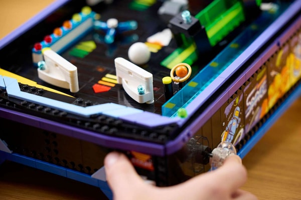 LEGO's "Arcade Pinball Machine" Translates 2,274 Bricks Into a Functional Retro Tabletop
