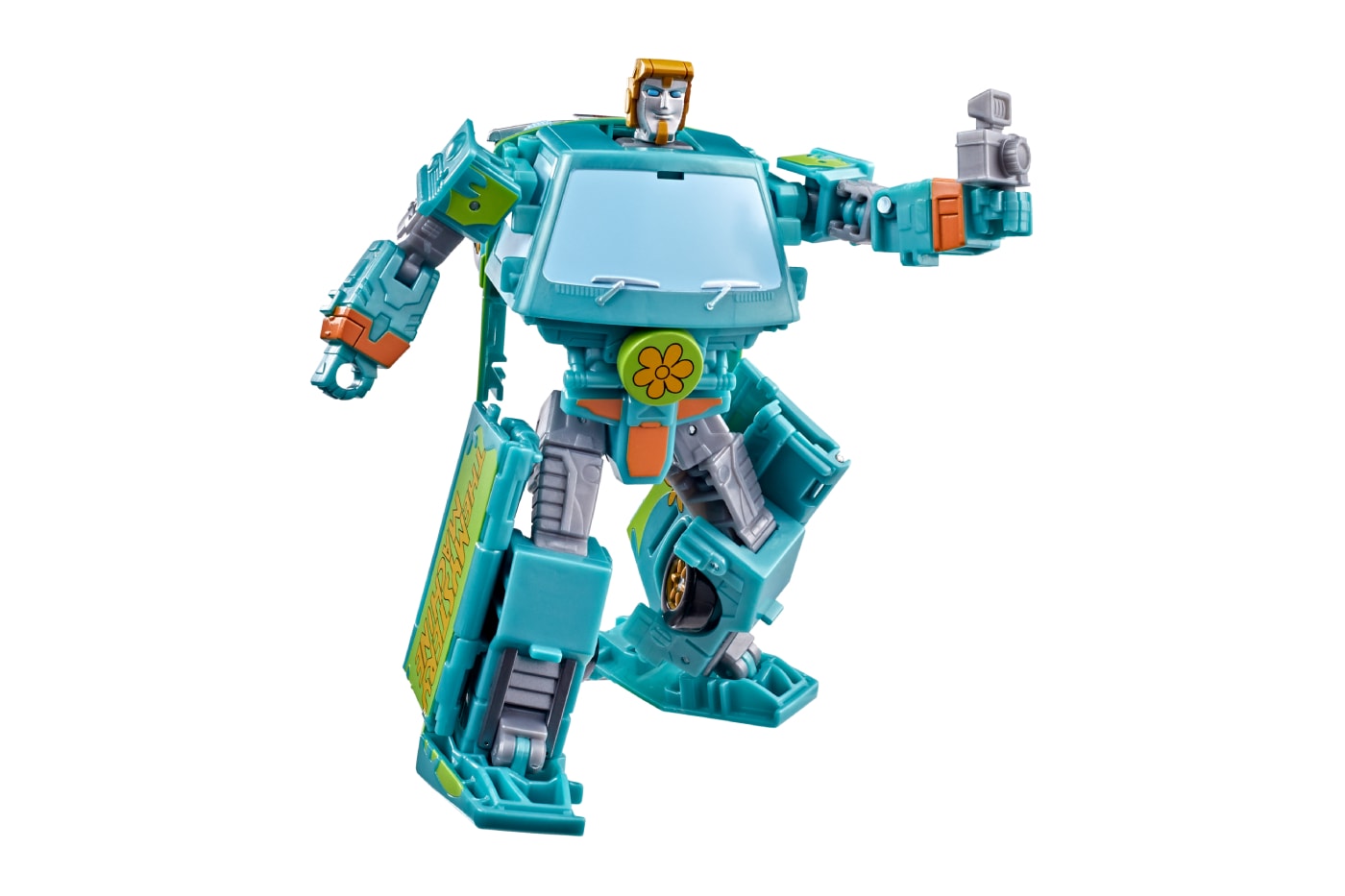 Hasbro Transformers x Scooby-Doo Mysterious Prime and Automutt figures with Mystery Machine robot