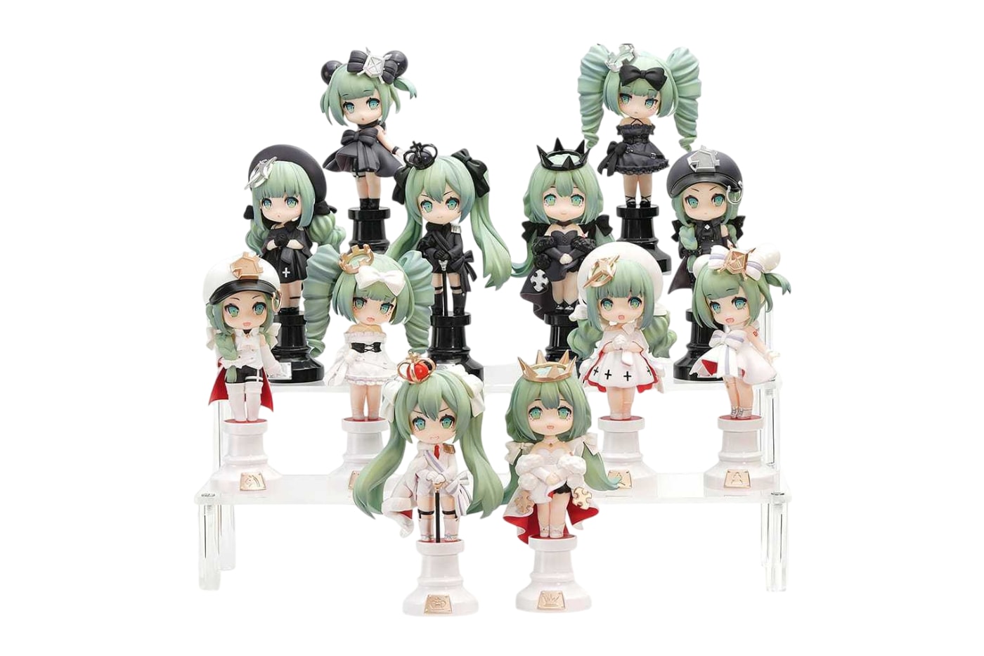 Hatsune Miku Six Figure Chess Set Release Info