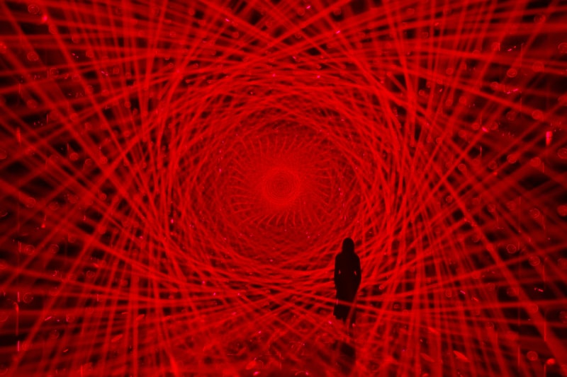 teamLab Borderless Tokyo Breaks the Mirror in New Exhibit "On the Asymmetry of the Universe"