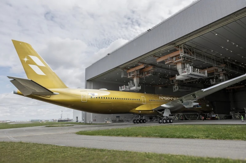 STARLUX Airlines AIRSORAYAMA Airbus A350-1000 Aircraft Hajime Sorayama Collaboration Info Pantone Mankiewicz