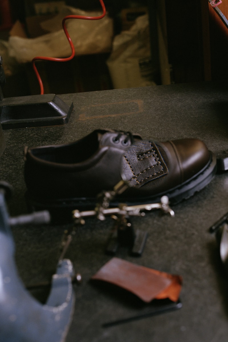 Dr. Martens 1461 MHL. Margaret Howell Collaboration Release Info Black Grained Oiled Leather Shoes Dark Brown Grained Oiled Leather Shoes