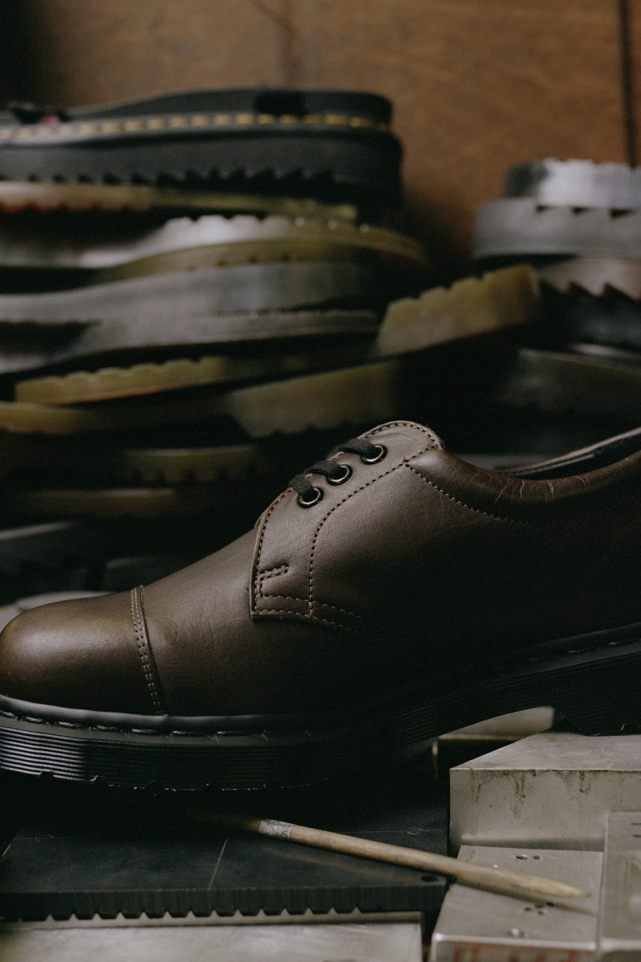 Dr. Martens 1461 MHL. Margaret Howell Collaboration Release Info Black Grained Oiled Leather Shoes Dark Brown Grained Oiled Leather Shoes