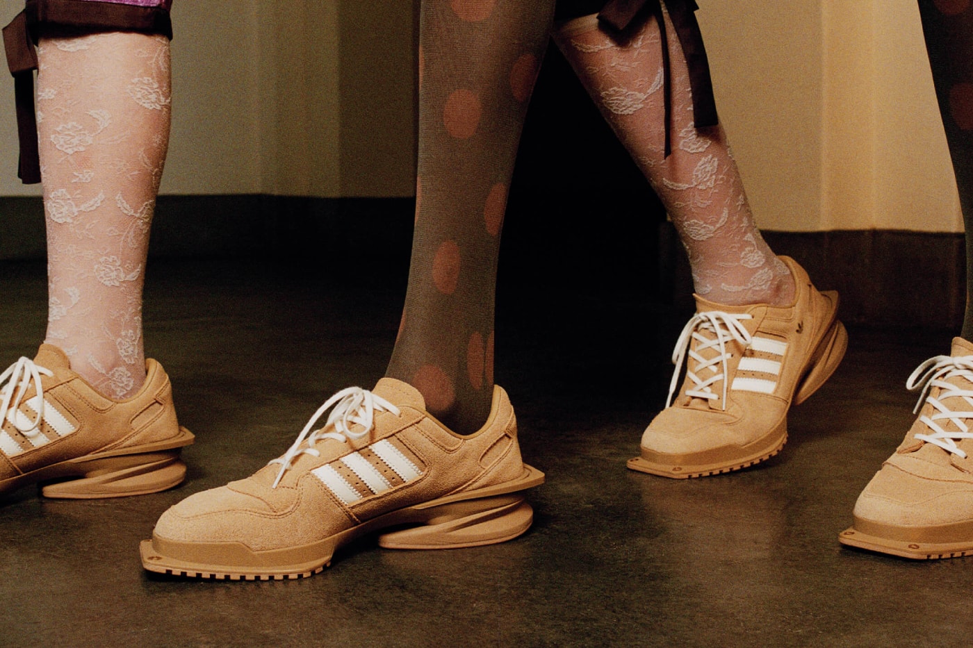adidas y Forget-me-nots reinventan las Forum con una elegante silueta de tacón