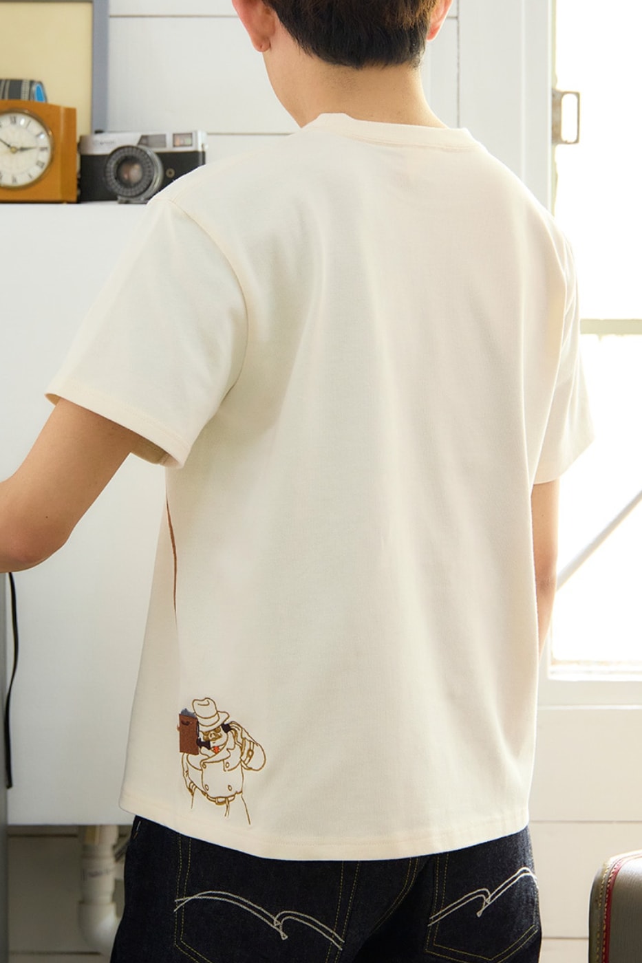 이번 주 놓치면 아쉬운 8가지 드롭 Levi’s Sky High Farm Goods Converse Dragon Ball Z Travis Scott Oakley Studio Ghibli GBL Balenciaga UNIQLO UNIQLO UT ONE PIECE URBAN RESEARCH The Land Before Time Buffer