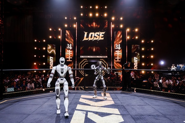 EngineAI's 1.73-Meter T800 Robot Is Built To Take a Beating and Think on Its Feet
