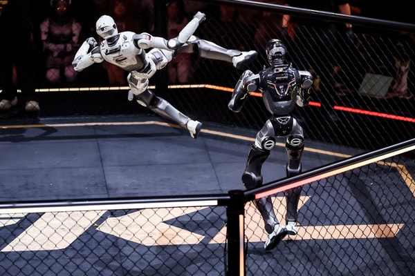 EngineAI's 1.73-Meter T800 Robot Is Built To Take a Beating and Think on Its Feet