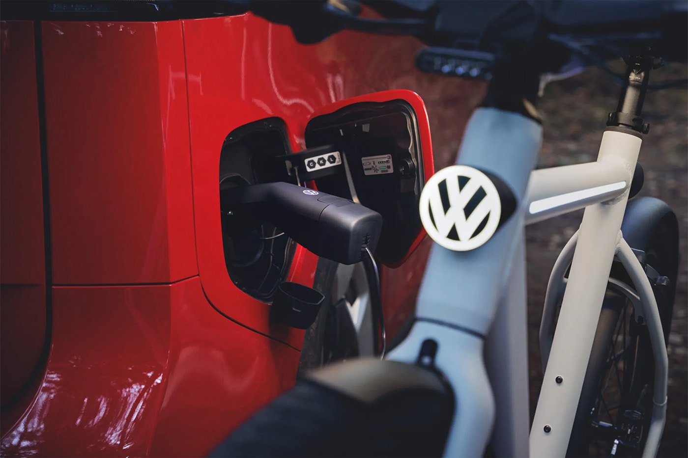Volkswagen n+ Smart View e-bike with radar rear camera, LED frame lighting, Smart Helmet and smart glasses displayed together