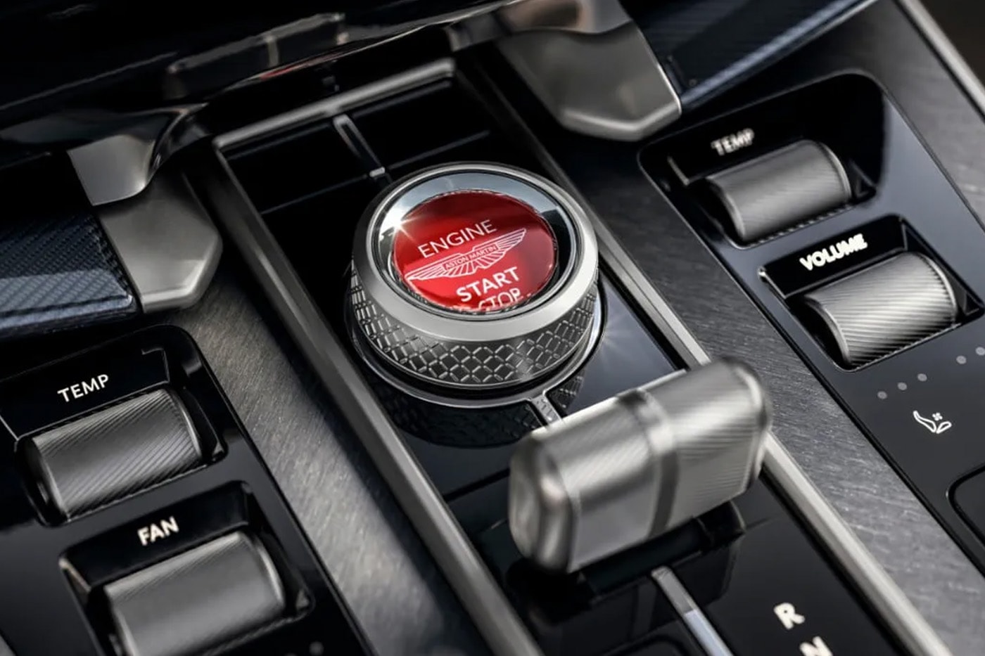 Aston Martin Vanquish 25 in Q Skye Silver showcasing 21-inch forged alloy wheels and V12 grand tourer profile