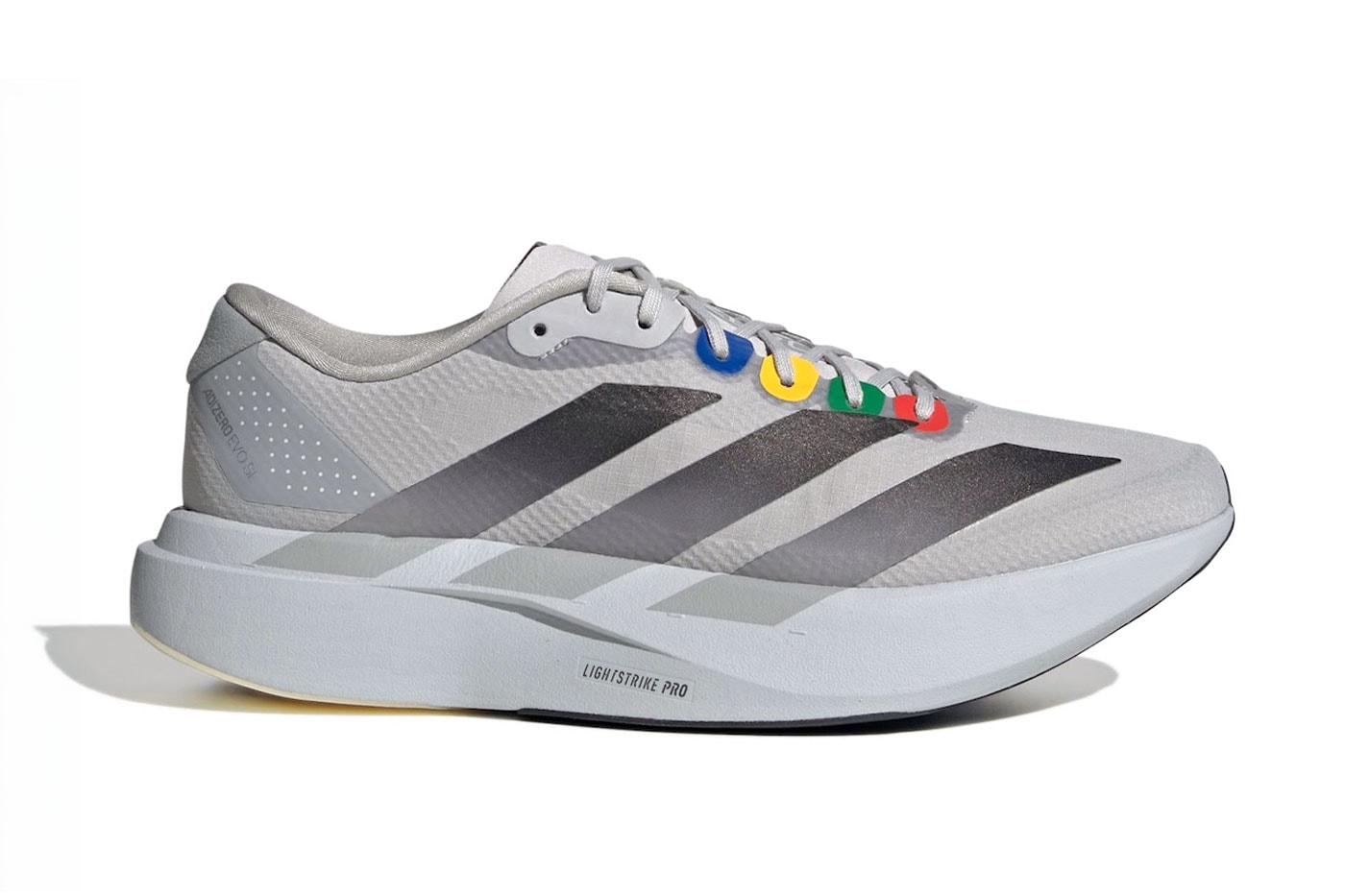 Carnival と adidas がレトロゲームをテーマにした Adizero EVO SL "The Grey Console" を発表