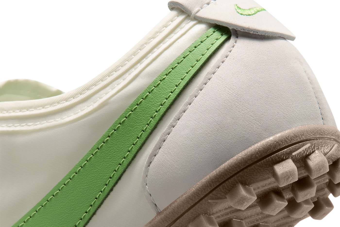 Nike Moon Shoe Sail/Chlorophyll II0407-102 Official Images Release Info