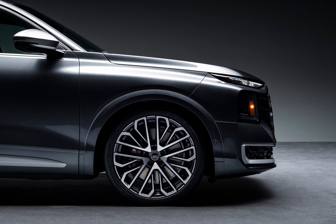 Audi Q9 and SQ9: Features, Power, and Lighting Tech Matrix headlights lamborghini urus
