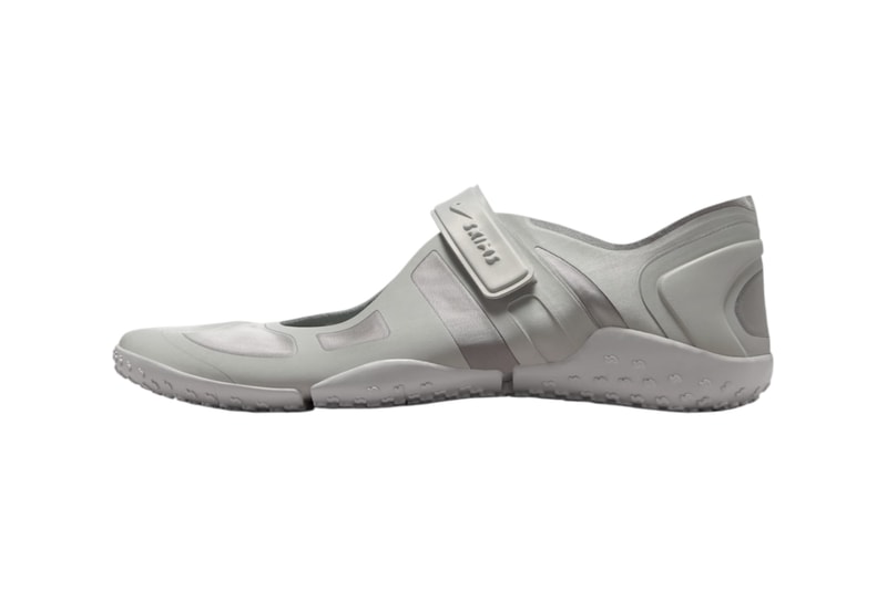 kim kardashian nike skims NikeSKIMS Air Rift Satin Obsidian Night Silver IQ7158-002 IQ7158-400 Release Info