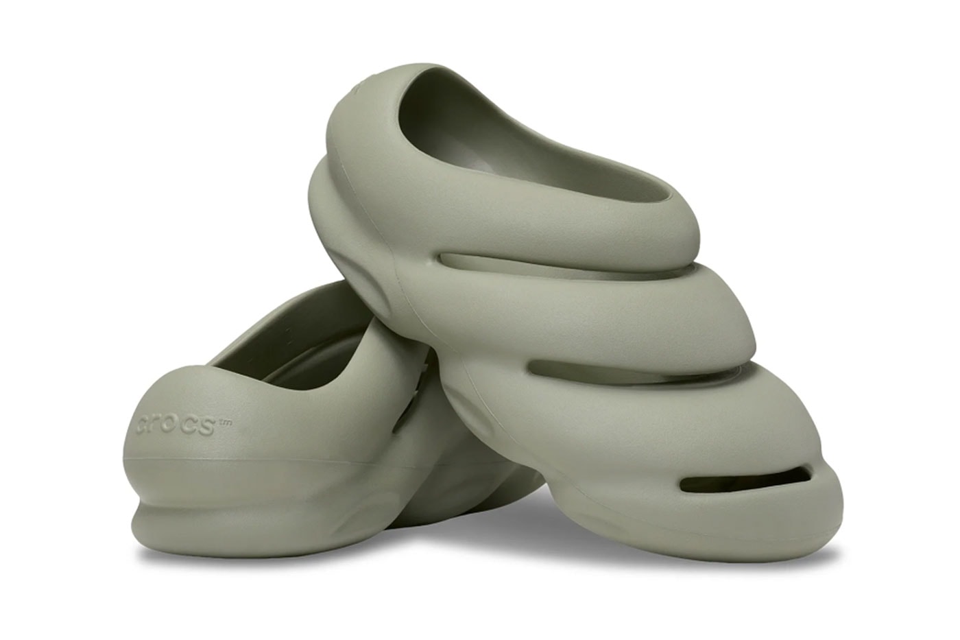 Crocs Unveils the ROY in a New "Elephant" Colorway Footwear icon Steven Smith leads the design for Crocs' latest future-forward foam silhouette