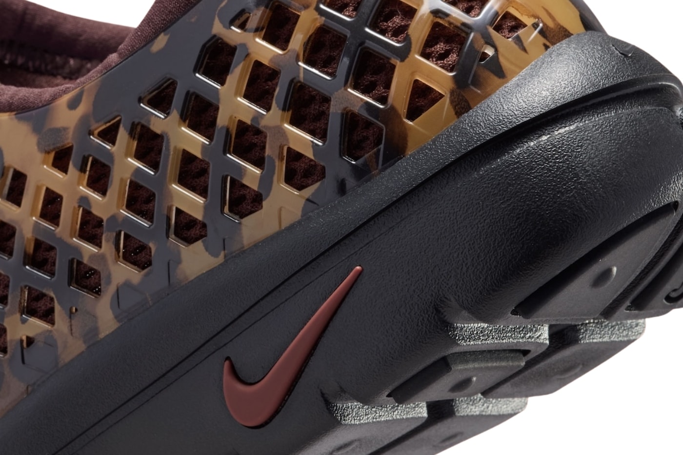 Nike Air Rejuven8 “Camo Pack”  “Black Camo” IU3167-002  “Barkroot Brown Camo” IU3167-001 Official Images