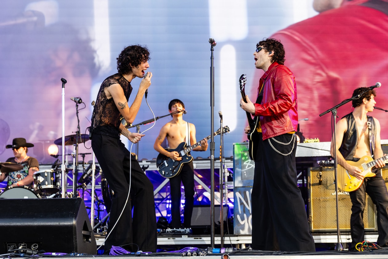 2026 Lollapalooza, 한 단계 업그레이드: 올해 페스티벌에서 가장 좋았던 순간들. sombr 헤드라이닝 공연, Charli XCX의 Music Fashion Film, Little Simz Goes B2B: 무대 공연부터 DJ 세트까지, Destin Conrad의 커스텀 Advisry 착장, Blood Orange의 새 비주얼에 담긴 축구 영상, PATRÓN의 Hacienda – 디제잉을 하려면 바이닐을 돌려야 하는 곳, beabadoobee의 수많은 기타와 밈 감성 머천다이즈, Geese 머천다이즈, JENNIE의 새 음악, sombr, 5SOS의 'She Looks So Perfect', Pusha T, Malice, 시카고 Grant Park, 라인업, 티켓, 테킬라 가격, Kwn, House of Errors, Clipse의 컴백, Lorde x Charli