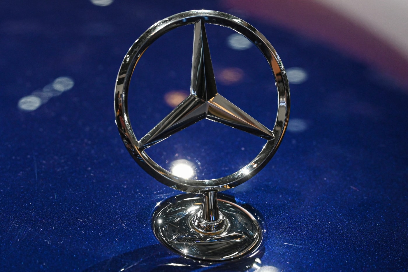 Mercedes-Benz Classic Birth Document folder with embossed crest for 1986–2010 cars