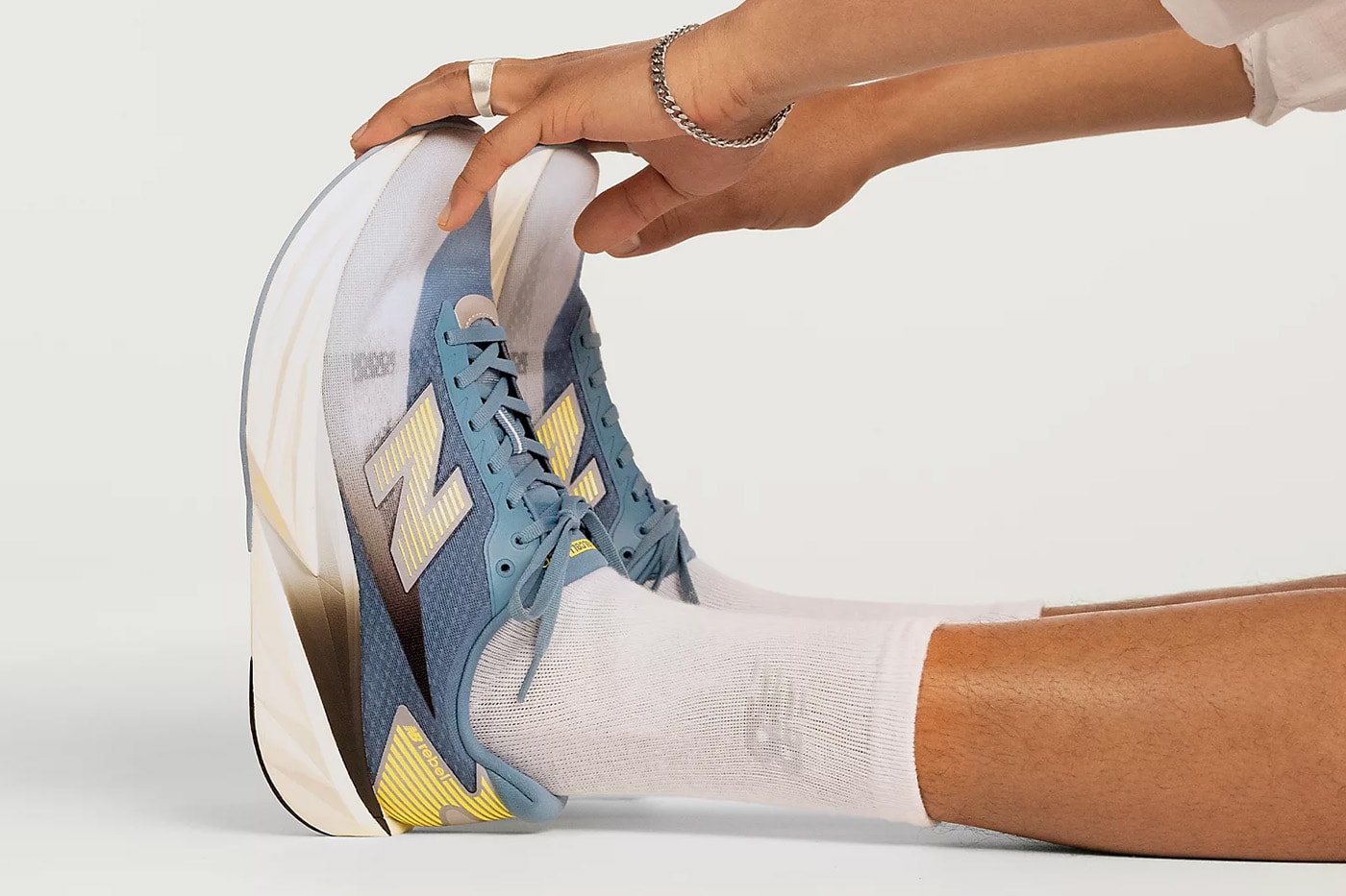 New Balance Exclusives “Night Lights Pack” New Balance 740 U7406A ABZORB 2000 U20001K7 9060R U90609BO New Balance FuelCell Rebel v5 MFCX896 Release Info 