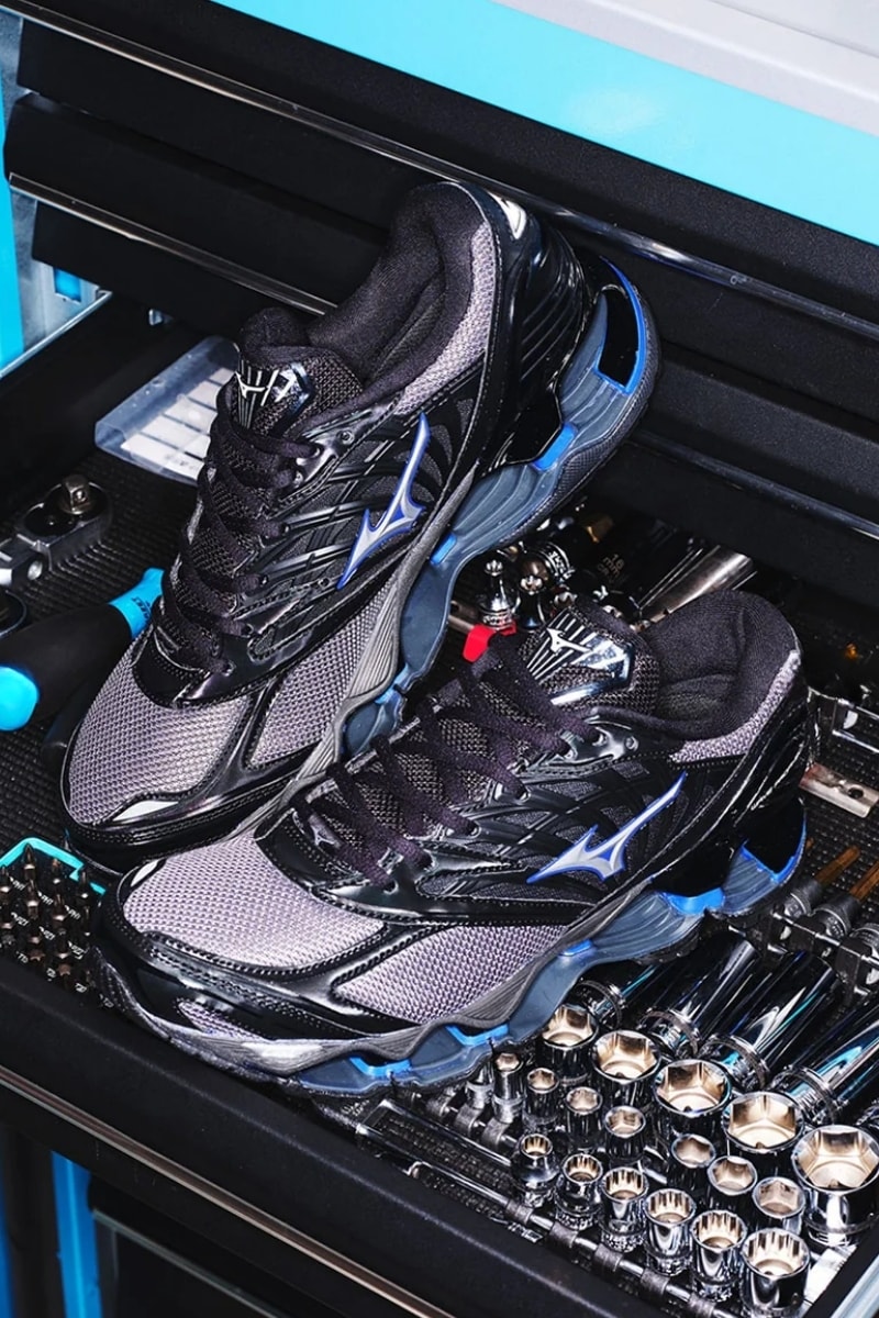 Mizuno Wave Prophecy LS Light Gray/Black/Lime Green D1GA333711 Charcoal/Silver/Blue D1GA333712 KICKS LAB Exclusive Release Info 