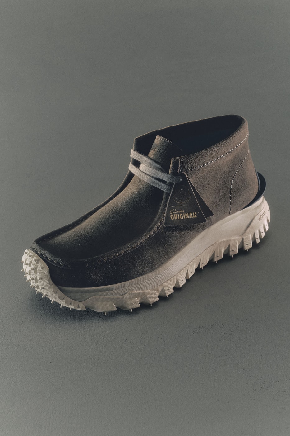 Moncler Fall/Winter 2026 Footwear Collection Info Moncler + Clarks Originals Trailgrip Wallabee GTX Moncler + Rick Owens Trailgrip Megalace Moon Boot x Moncler Grenoble Icon High Rodeo Trailgrip GTX Trailgrip Lite3 Trailgrip Apex GTX Vera Edge Trailgrip Craft Vera Pulse Peak Snowcap Peak Après Moncler Altive Mid
