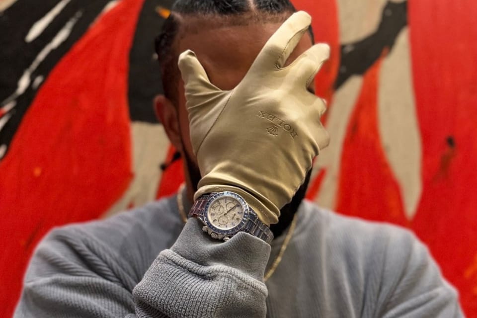 hypebeast.com - Joyce Li - Wrist Check: Rolex Gifts Drake a One-of-One Custom 'Ice Gradient' Daytona