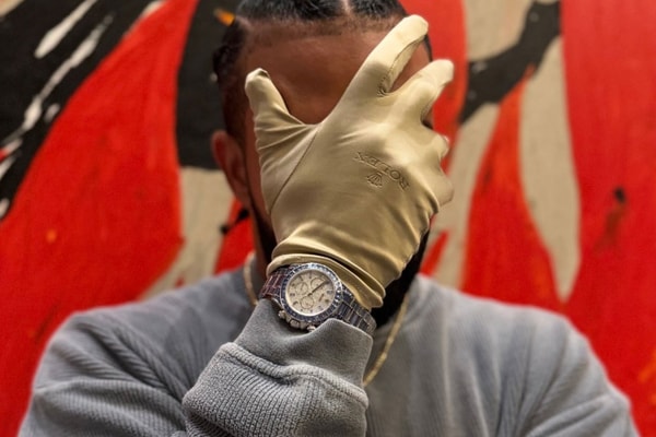 Rolex Gifts Drake a One-of-One Custom “Ice Gradient” Daytona Rolex Oyster Perpetual Cosmograph Daytona