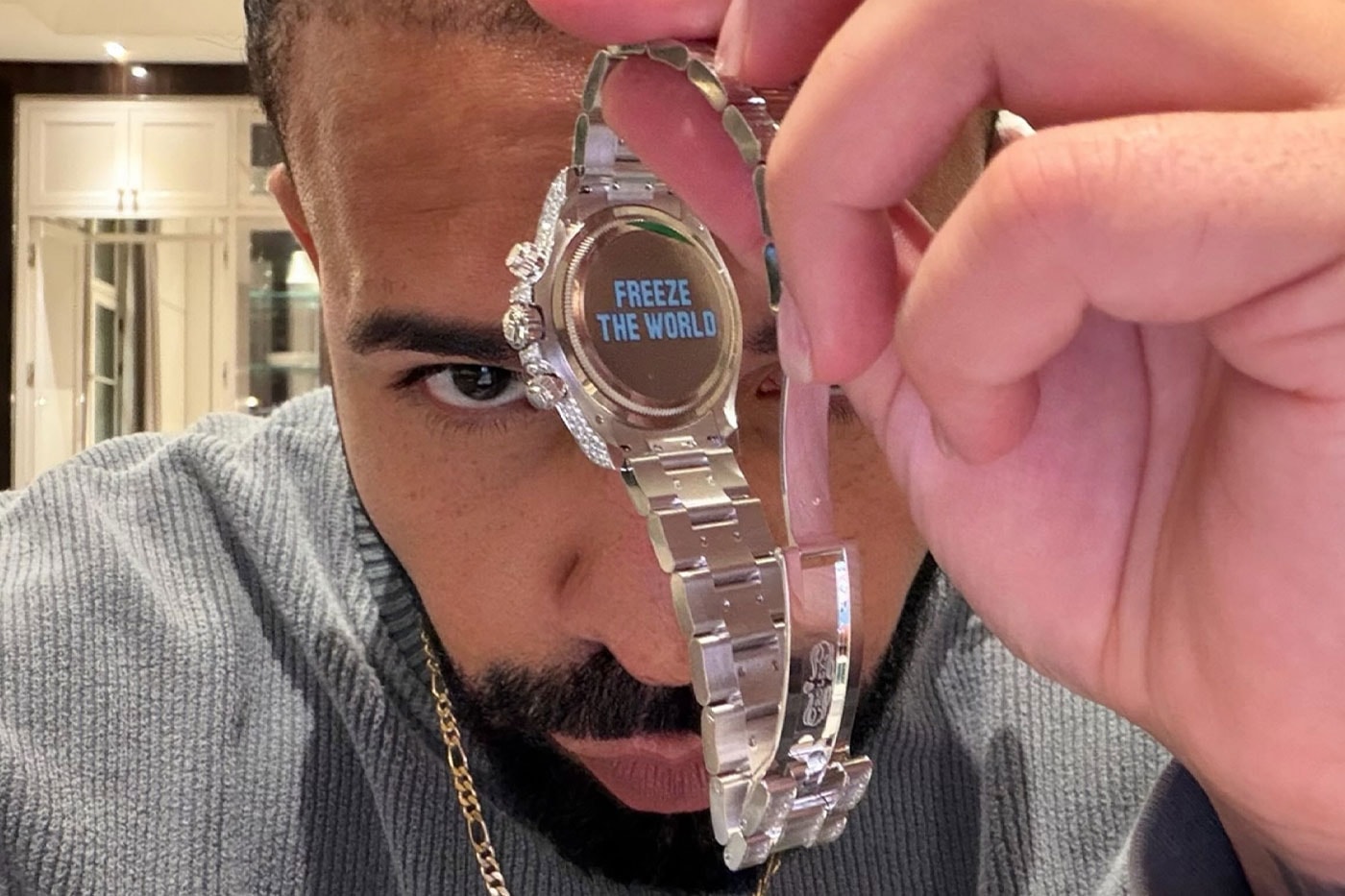 Rolex Gifts Drake a One-of-One Custom “Ice Gradient” Daytona Rolex Oyster Perpetual Cosmograph Daytona