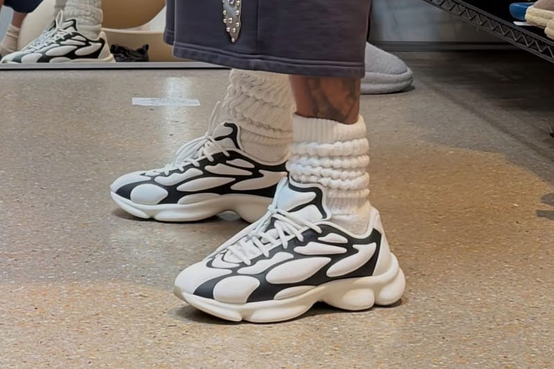 Justin Bieber Unveils the SKYLRK Sensory Runner in New "Black/White" Colorway