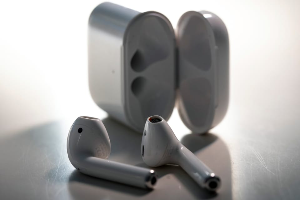 hypebeast.com - Hypebeast Newsroom - Apple Accidentally Leaks Camera-Equipped AirPods in macOS Tahoe Update