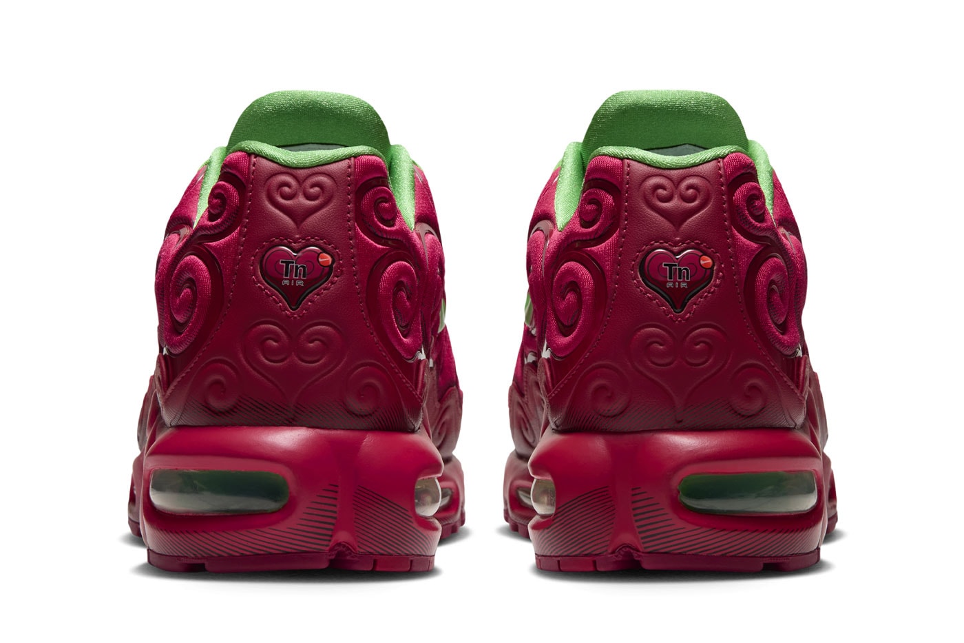 Nike Unveils Official 'One Piece' Footwear and Apparel Collection Nike Air Max Plus collaboration devil fruits manga anime