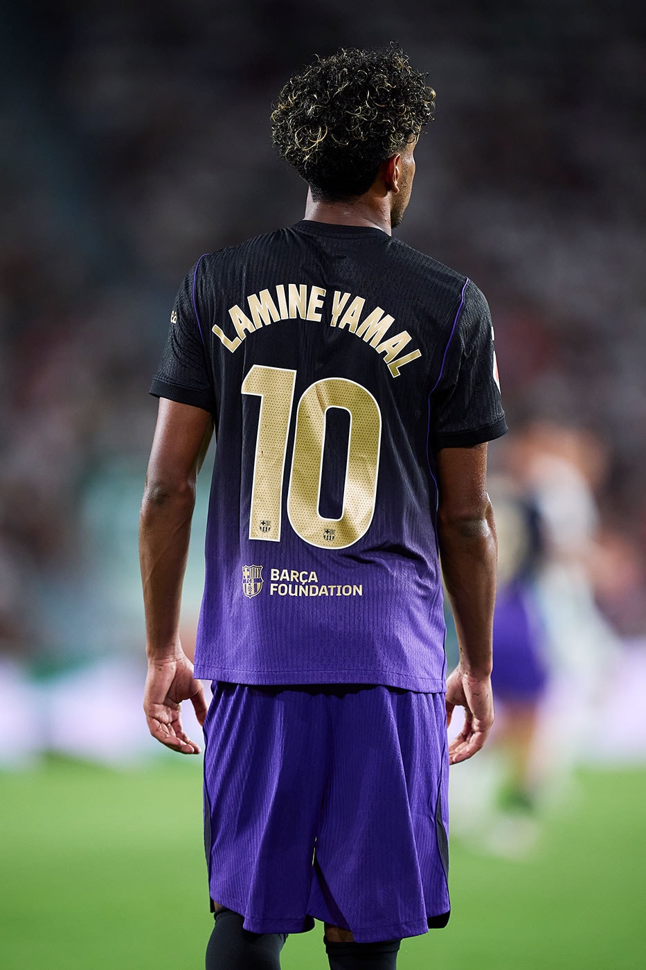 FC Barcelona Debuts Kobe Bryant-Inspired "Barça Mamba" Away Kit black mamba lamine yamal