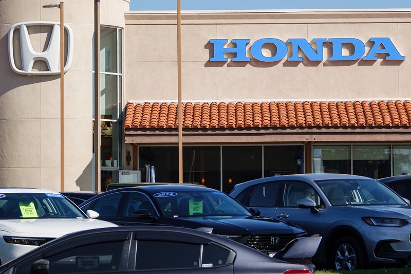 Honda Confirms It Will Keep Building Manual Transmission Cars Despite Shrinking Demand