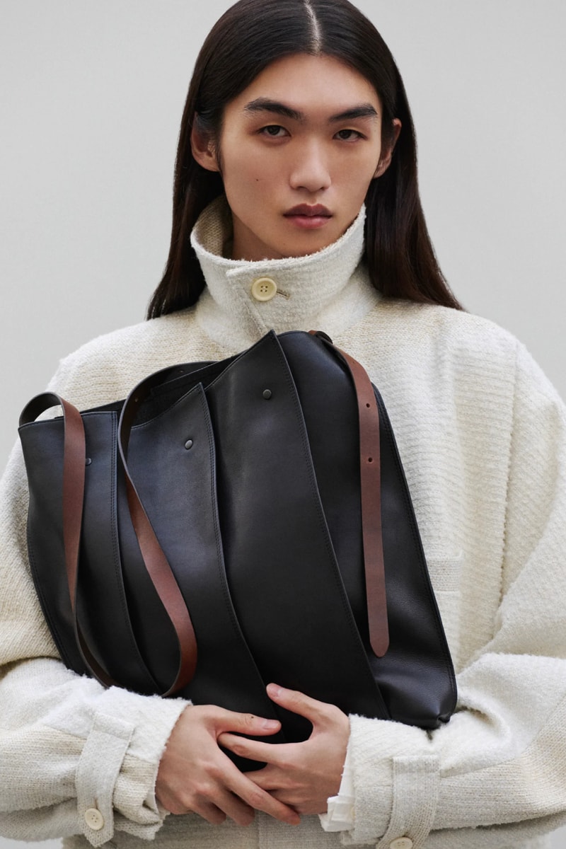 IM MAN “LEATHER PLEATS” Shoulder Bag Release Info